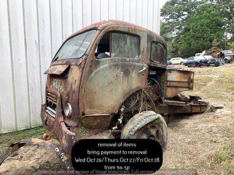 white-3000-non-runner-ek-auctioneers-llc