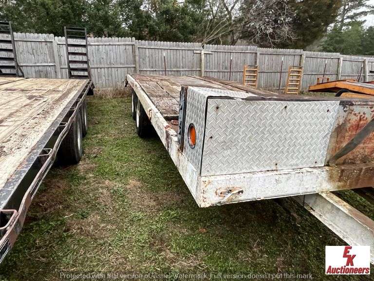 25' PINTLE HOOK EQUIPMENT TRAILER EK Auctioneers LLC