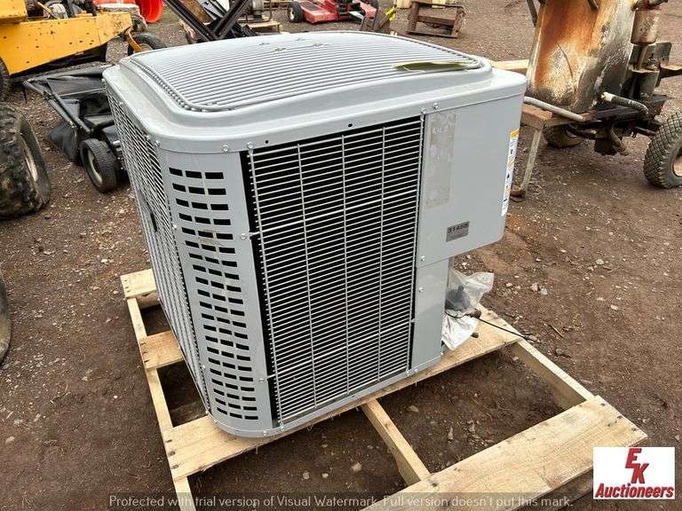 COMFORTMAKER AIR CONDITION & HEATING CONDENSING UNIT W/ PUMP EK