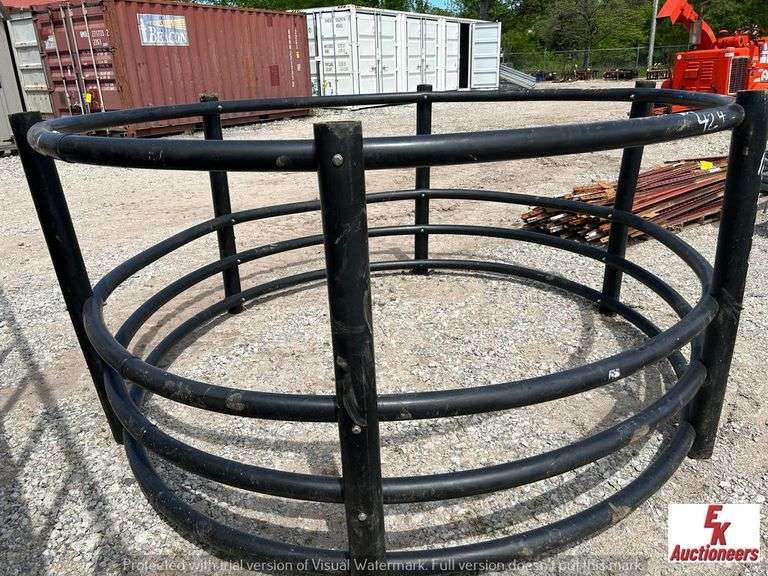 PLASTIC ROUND BALE FEEDER EK Auctioneers LLC