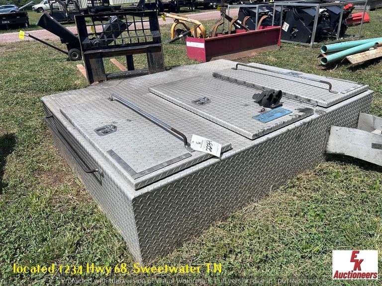 MERRITT 3 HEADACHE RACK EK Auctioneers LLC