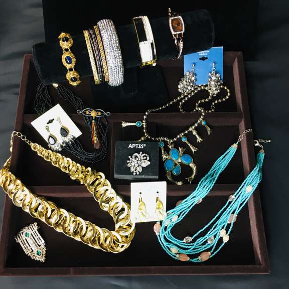 Nice Costume Jewelry Estate Rescue Queens