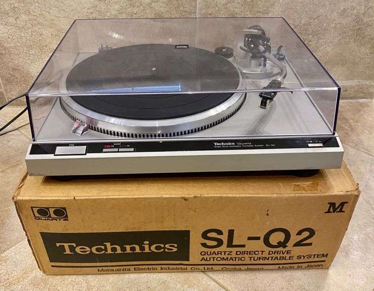 Vintage Technics SLQ2 Turntable Automatic Direct Drive With Box