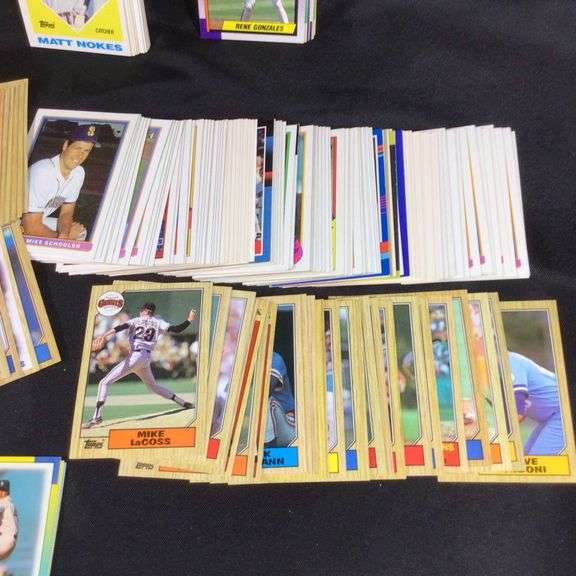 Hundreds of Vintage Baseball Card Lot Estate Rescue Queens