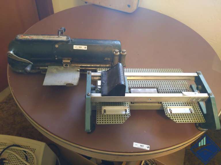 1900's Mechanical Check Writing Machine & Vintage Card Machine - Estate ...