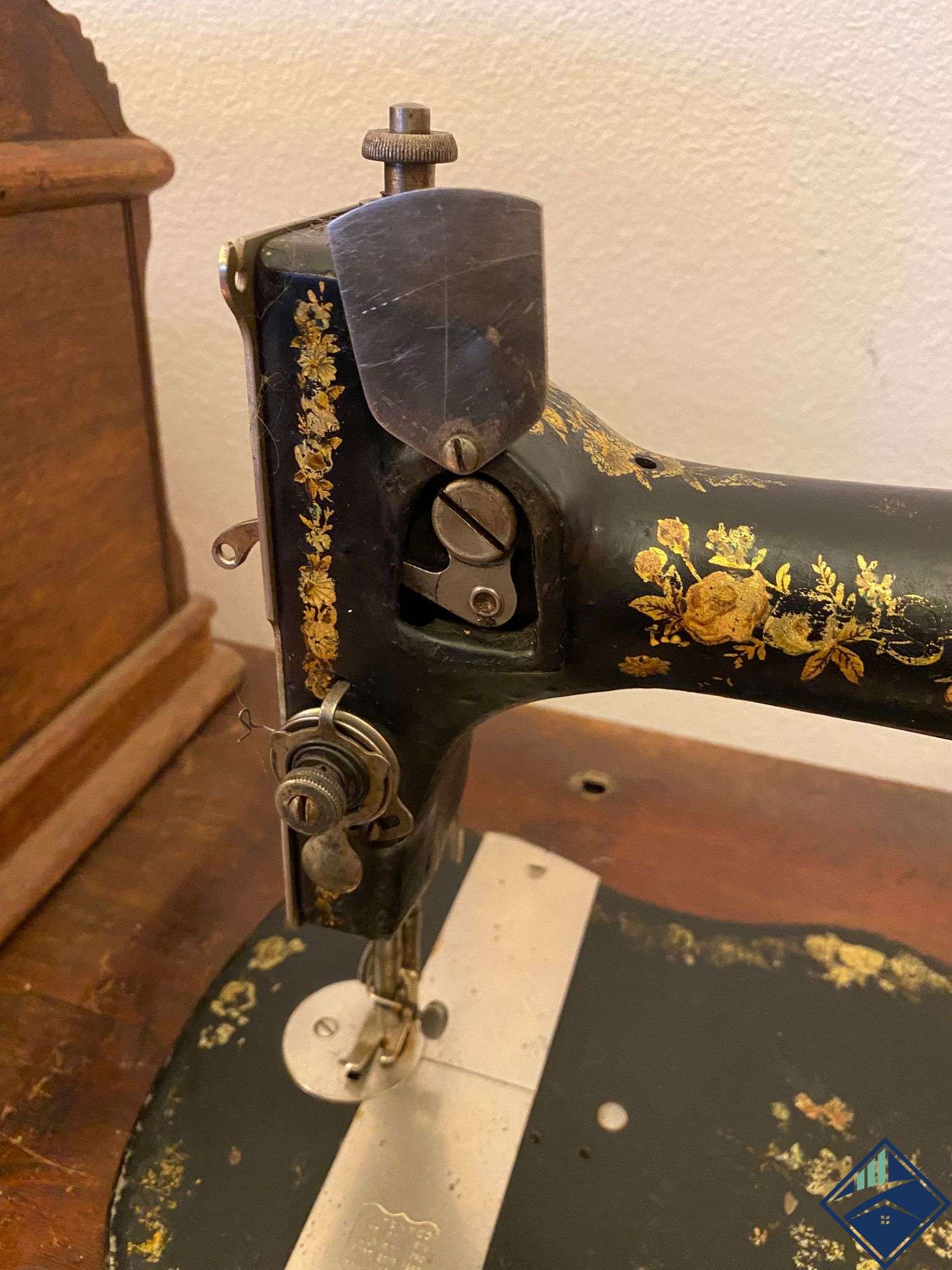 Antique 1891 Singer Sewing Machine Model 27 Serial No. 10021138 In