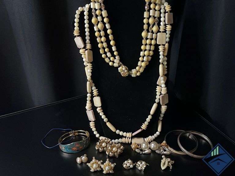 Shades of Cream Jewelry Estate Details