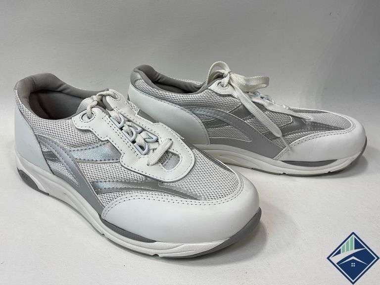 SAS Active Comfort Tour Tennis Shoe Silver Size 8.5WW Estate Details