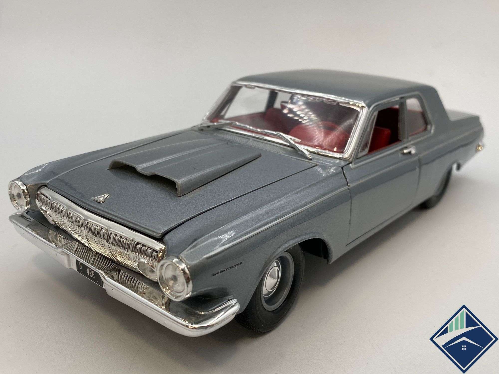 Maisto 1963 Dodge 330 Silver 1:18 scale Die Cast Car Model