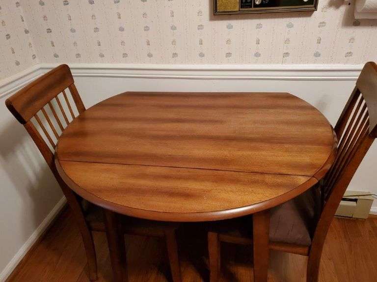 42" Round Drop Leaf Dining Table & 2 Chairs Estate Sales RVA