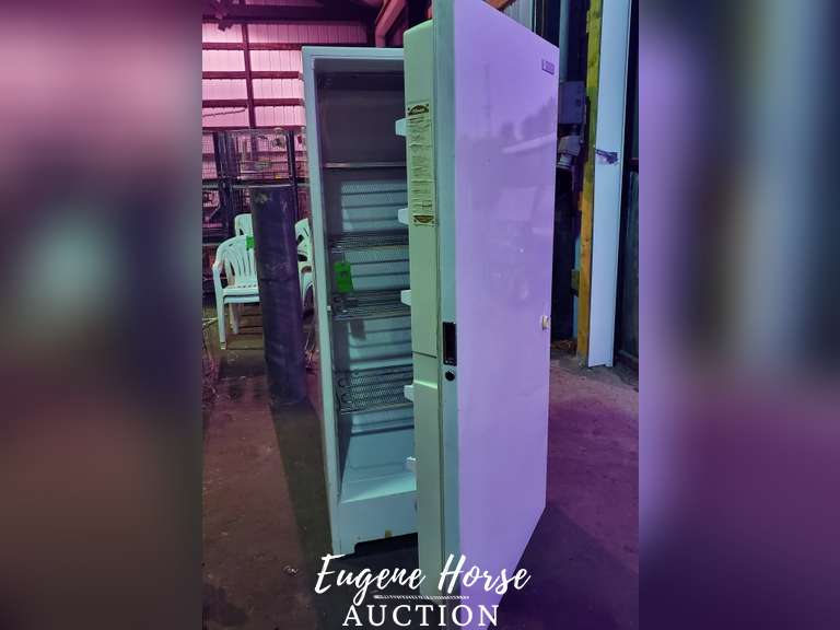 Gibson Upright Freezer 21 Cubic ft Eugene Horse Auction