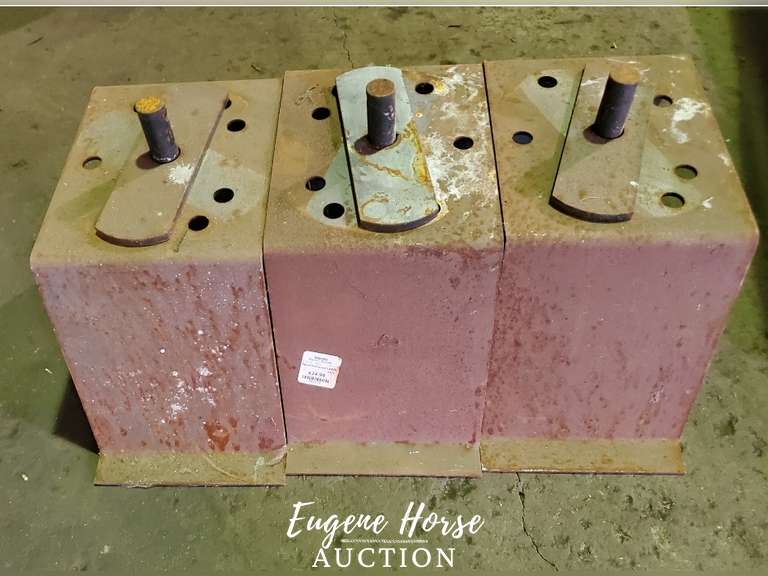 Tag 1147 3 Spare Tire Racks Eugene Horse Auction