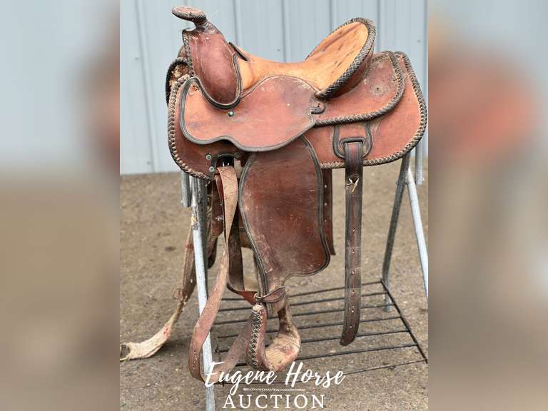 Vintage western saddle 15” seat 8” gullet Eugene Horse Auction