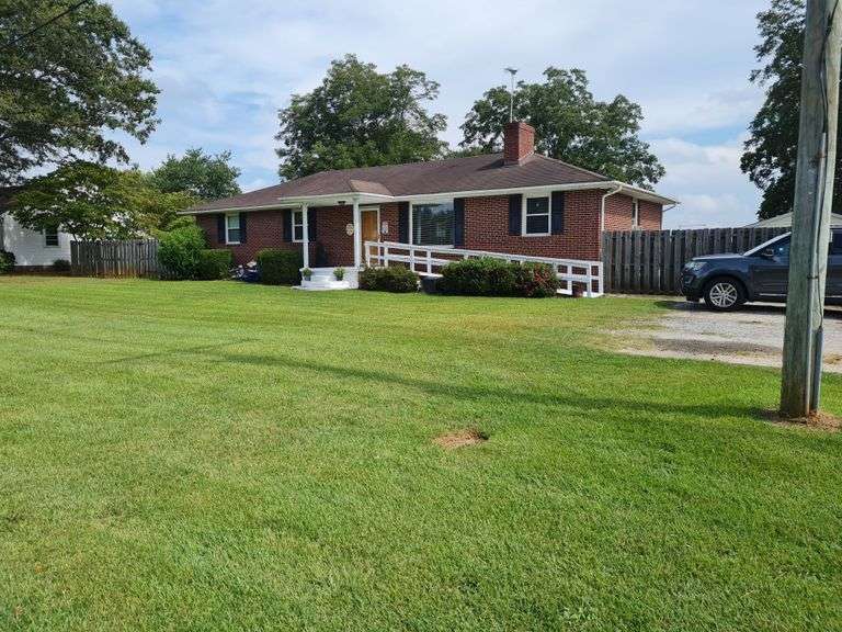 1533 Whitehall Rd, Anderson, SC 29625