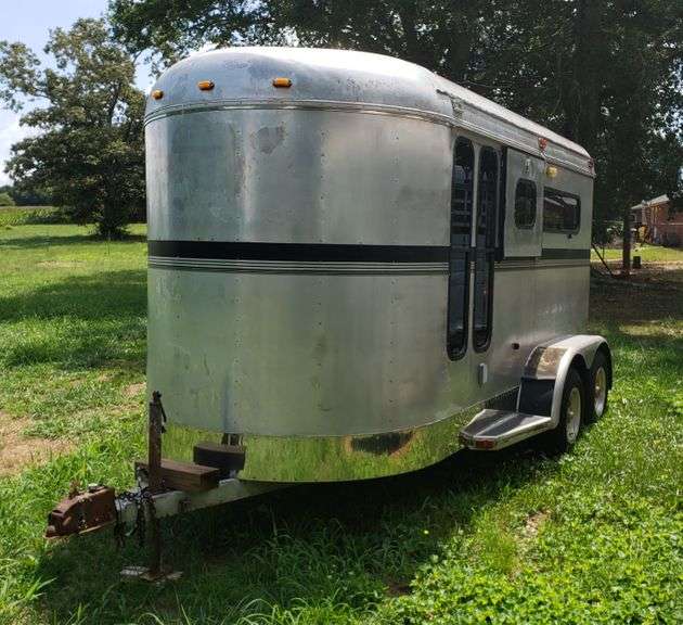 Horse trailer Auction Services LTD