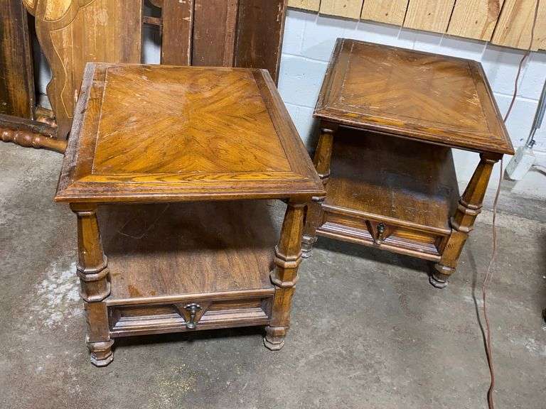 end tables Auction Services LTD