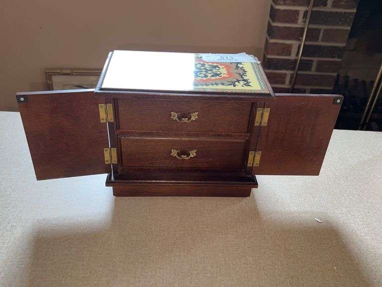 Musical jewelry box Auction Services LTD