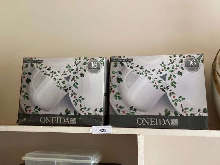 Oneida Christmas china Auction Services LTD