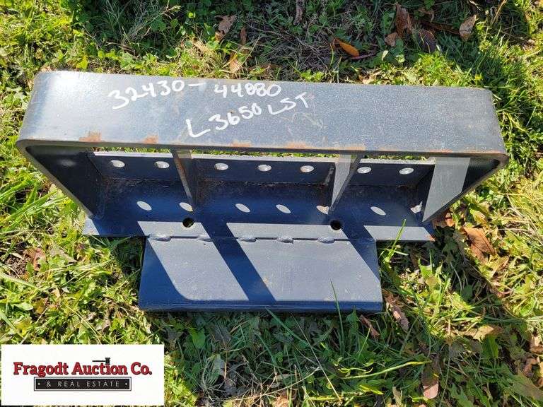 New Kubota Front Weight Bracket Fragodt Auction and Real Estate LLC
