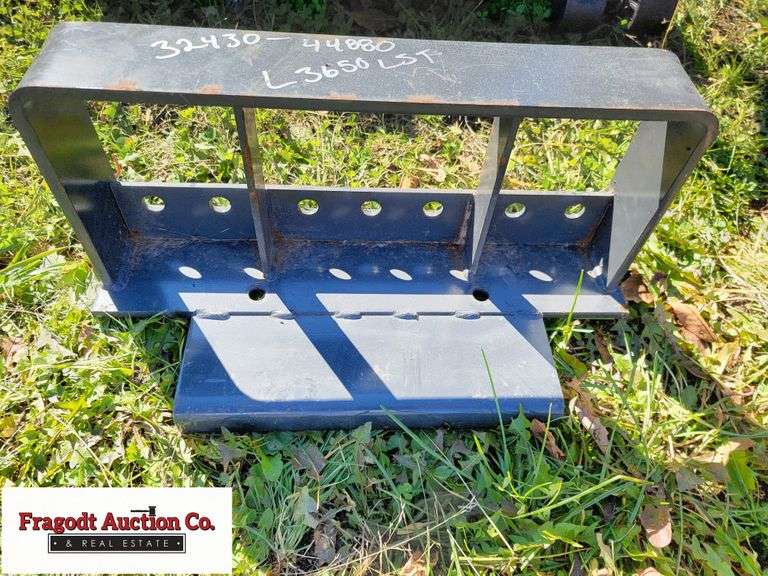 New Kubota Front Weight Bracket Fragodt Auction and Real Estate LLC