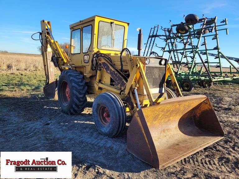 Case 680C Backhoe, Extendahoe, Diesel, 3,800 Hours, 4 Speed