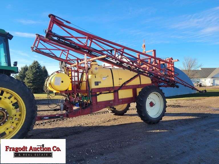 Hardi HC1000 Sprayer, 90' Eagle Boom, Pump Was Rebuilt 3 Years Ago