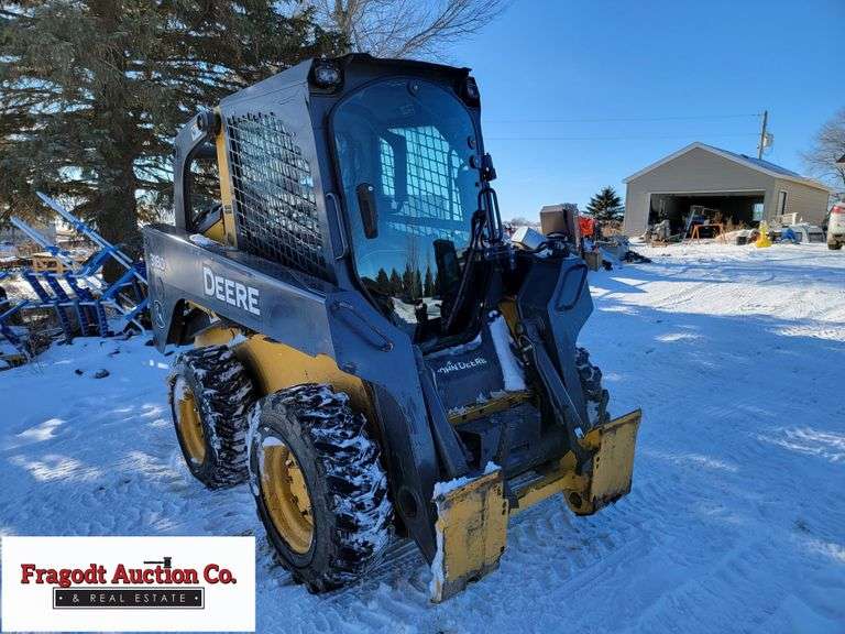 2011 John Deere 318 Skidloader, 7,570 Hours, Cab with Heat, Block