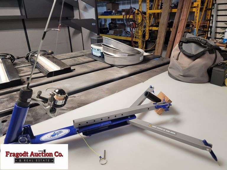Jaw Jacker Ice Fishing Rig with Rod and Reel Fragodt Auction and Real Estate LLC