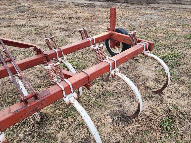 Approx 12’ Chisel Plow, 3pt, 11 Teeth Fragodt Auction and Real Estate LLC