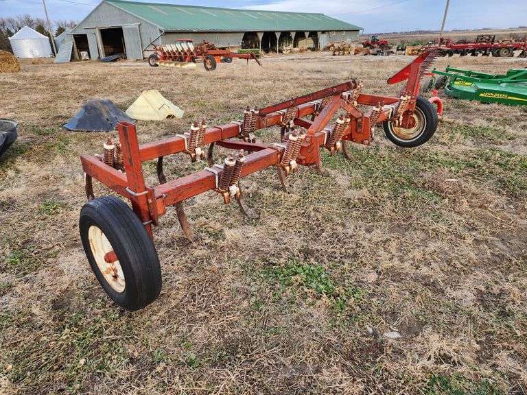 Approx 12’ Chisel Plow, 3pt, 11 Teeth Fragodt Auction and Real Estate LLC