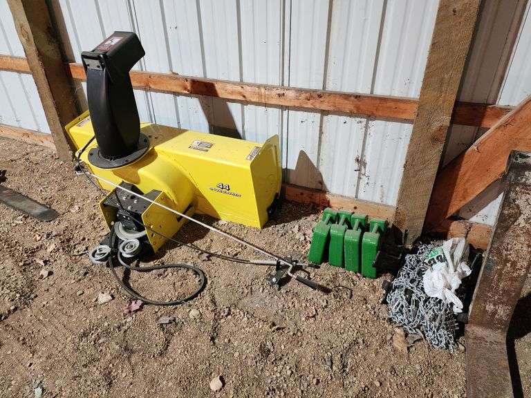 John Deere 44 Snowblower, Came off John Deere x320 Lawn Mower, Complete