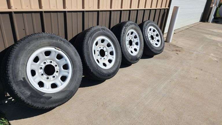 (4) LT265/70R18 Tires and Rims, 8 x 18 Rims, Fit 2011 or Newer ...