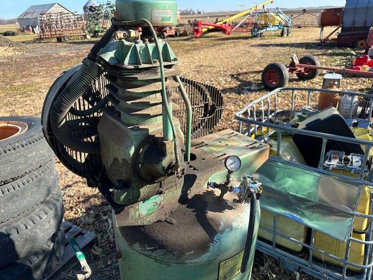 Speedaire 80 Gallon Air Compressor, *Does Not Build Pressure* Fragodt