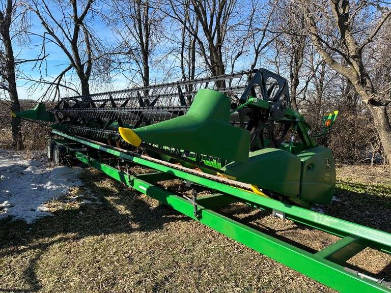 2005 John Deere 630F HydraFlex 30' Flex Head, Single Point Hookup, SN