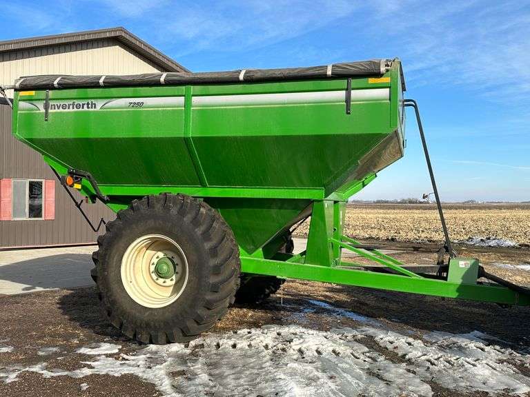 Unverferth 7250 Grain Cart, 1000 PTO, Roll Tarp, 30.5L32 Tires