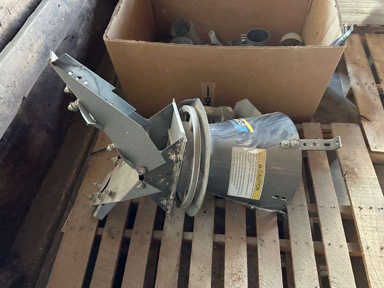 Neco Grain Spreader Fragodt Auction and Real Estate LLC