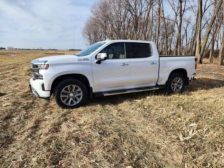2022 Chevrolet 1500 Limited High Country Crew Cab, 22,000 Miles, Iridescent Pearl, Black and