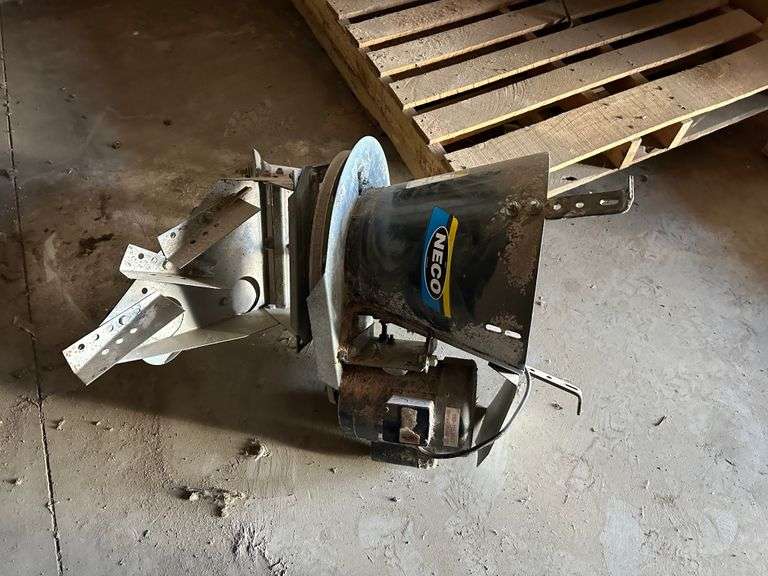 Neco Grain Spreader Fragodt Auction and Real Estate LLC