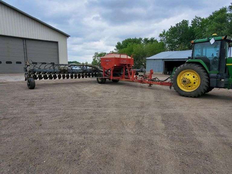 Hiniker 4836 Air Seeder Fragodt Auction and Real Estate LLC