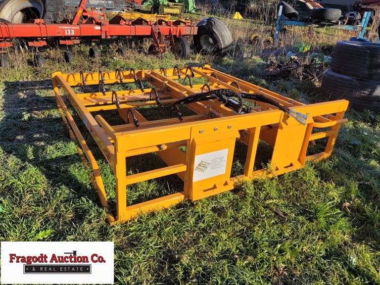 Land Honer 8 Pack Bale Grabber, Skid Loader Mount with Hoses and Flat Couplers, NEW Fragodt