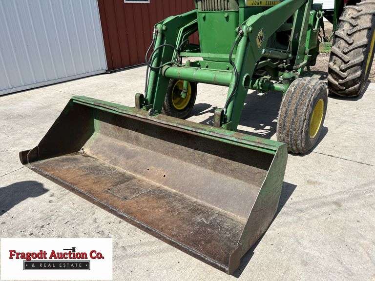 John Deere 148 Loader with 7’ Bucket, MDS SurLock Quick Tach System
