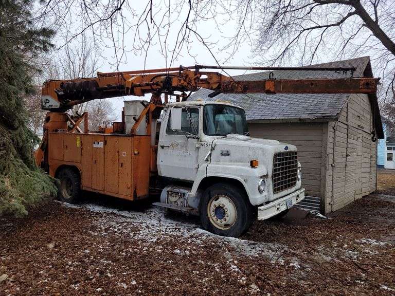 Antiques, Collectibles, Redwing Crocks, Carpentry Tools, and Much More Online Auction!