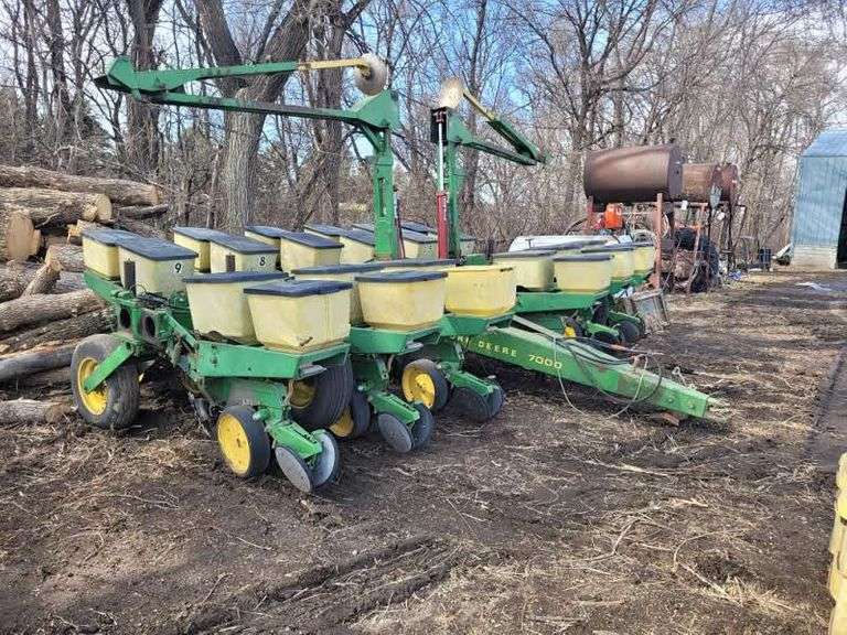 John Deere 7000 12Row 30” Planter, Seed and Insecticide Boxes, John