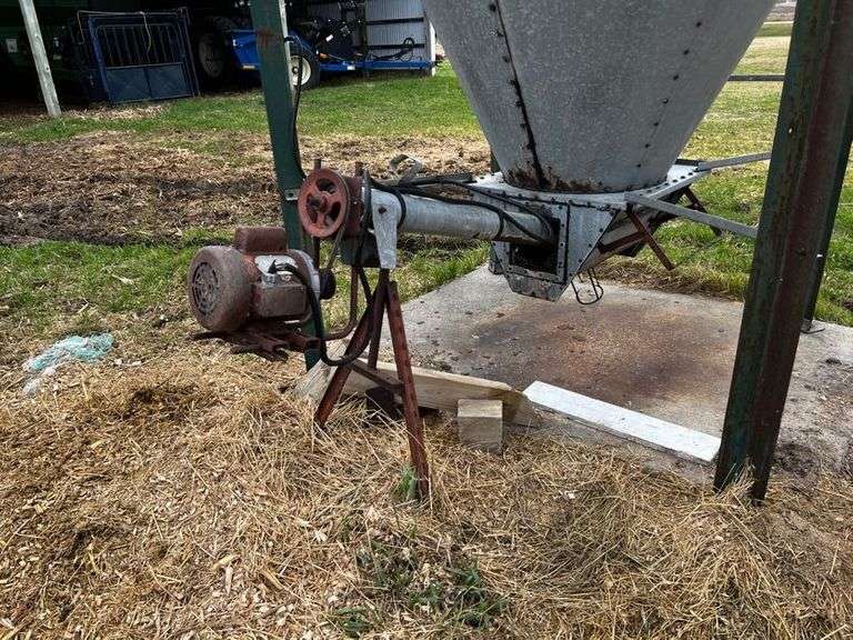 Bulk Feed Bin Fragodt Auction and Real Estate LLC