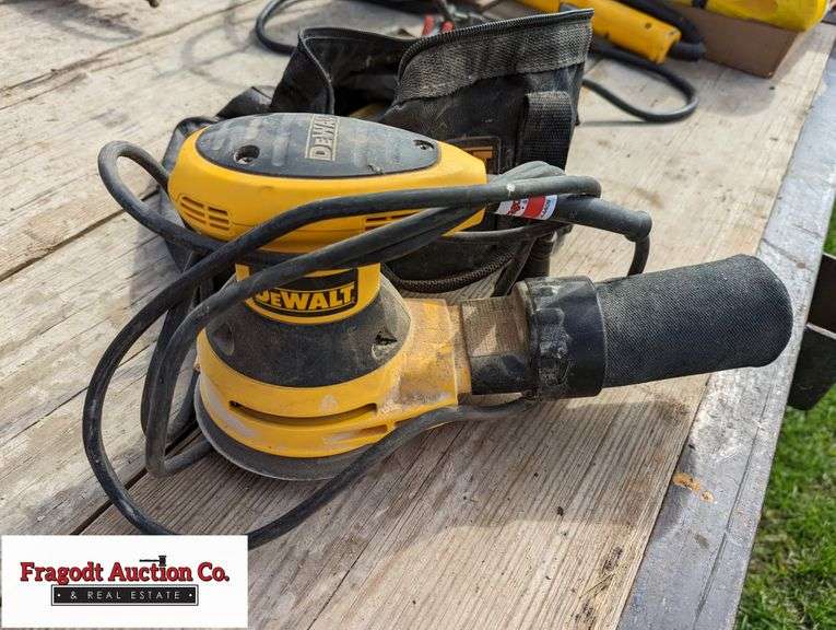 DeWalt Random Orbit Palm Sander Model D26451 Fragodt Auction and