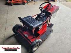 Swisher Ride King Lawn Mower, 3 Wheel, 8hp Briggs, 32