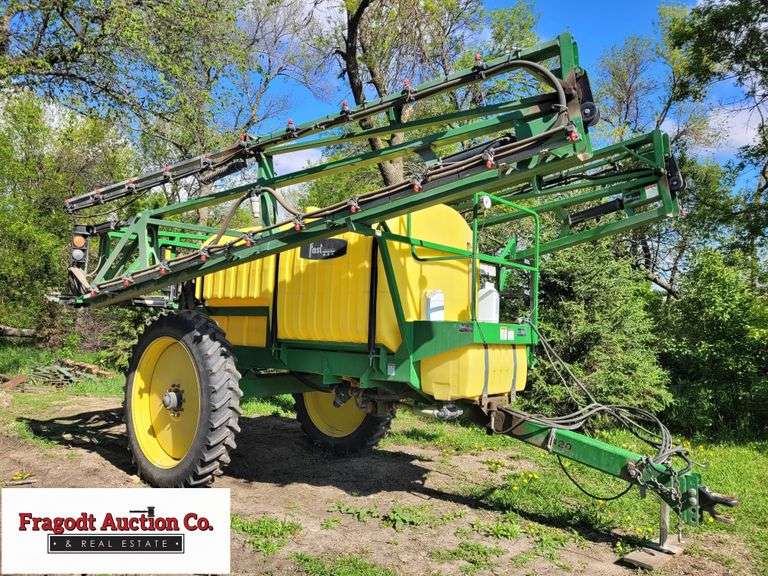 FAST Model 9420 Pull Type Sprayer, 1,250 Gallon Tank, 320/90R46 Tires