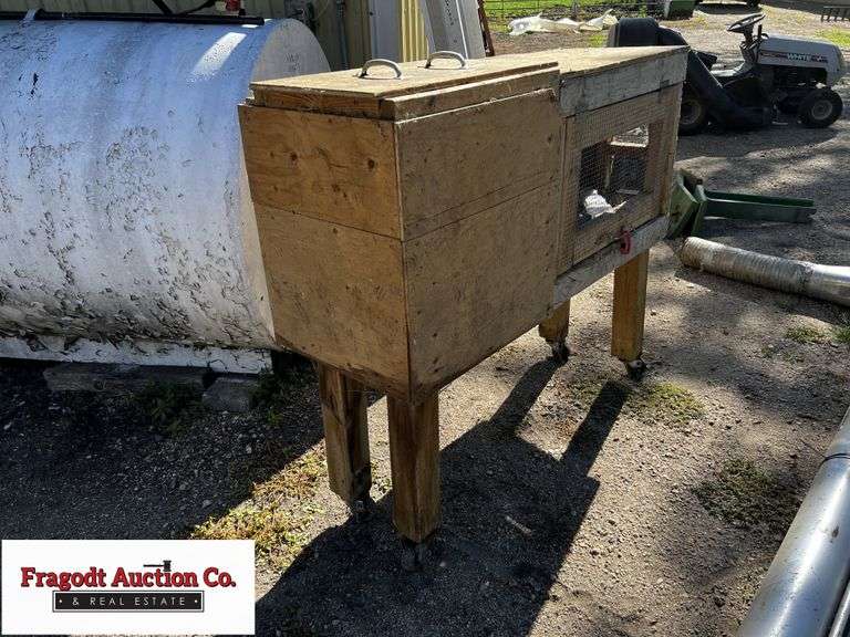 Rabbit Hutch with Heated Waters and Feeders Fragodt Auction and Real