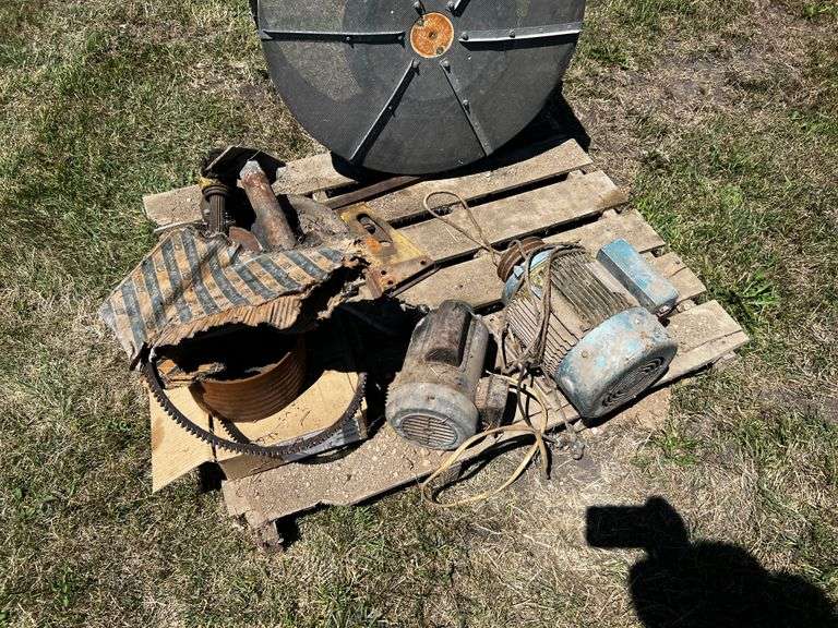 Electric Motors and Trailer Jack Fragodt Auction and Real Estate LLC