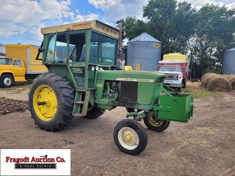1969 John Deere 3020, Gas, Wide Front, 2 Hydraulics, 16.9x34 Rears, 7